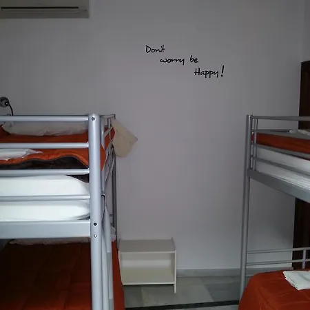 Babel Hostal *